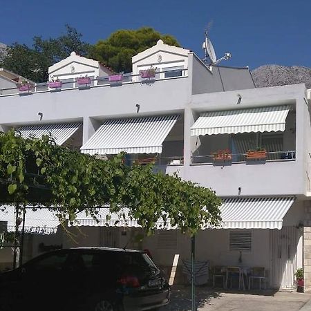 Apartmani NiMa Tucepi Bagian luar foto
