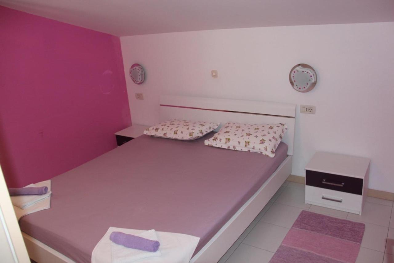 Apartmani NiMa Tucepi Bagian luar foto
