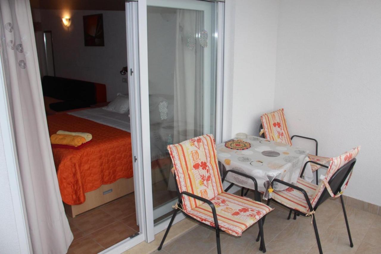 Apartmani NiMa Tucepi Bagian luar foto